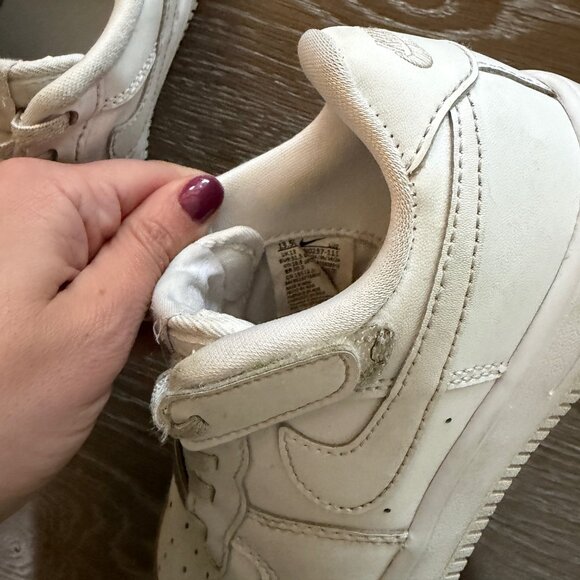 Kids Unisex Nike Air Force 1 low easyon white sneakers shoes size 13.5C - Picture 2 of 5